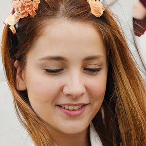 Meet your Posher, Claudia